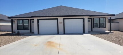 Building Photo - ra2729