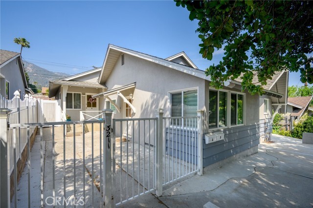 Primary Photo - 3211 Fairesta St