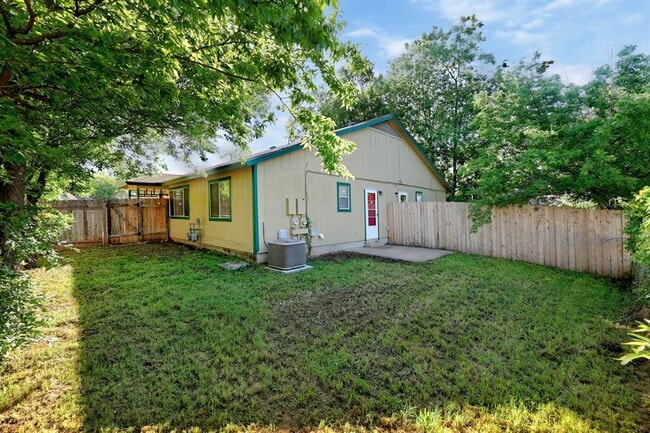 Building Photo - 12302 Dellrey Dr