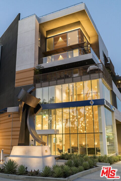 Building Photo - 3425 W Olive Ave