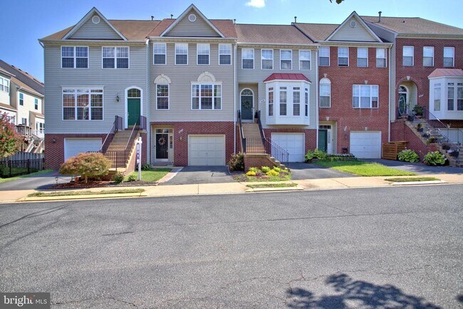 Building Photo - 14679 Seasons Dr