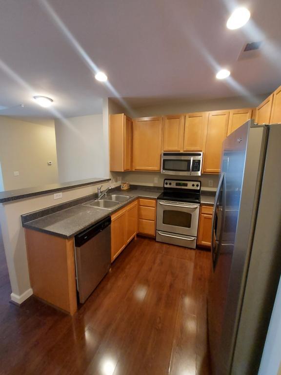 Building Photo - 7108 W Friendly Ave