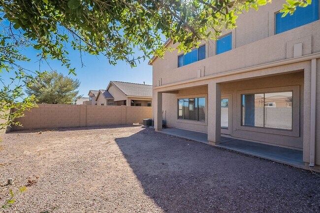 Building Photo - large 3 bedroom home for rent
