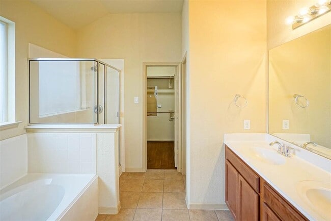 Building Photo - 6139 Grassy Haven Ln