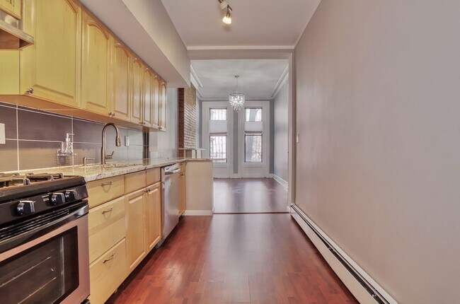 Building Photo - 291 8th St