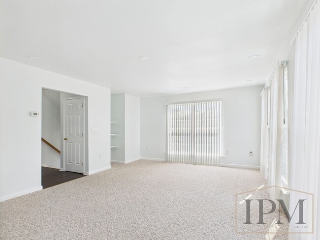 Building Photo - Available Now - 3 Bedroom Home in Dallasto...