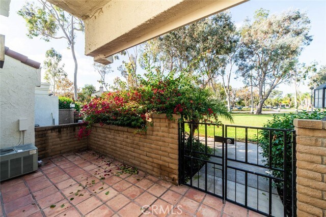 Building Photo - 13 Morena