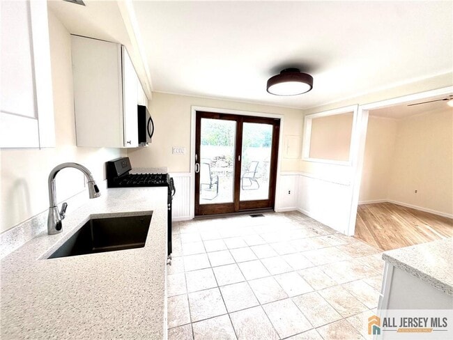 Building Photo - 2370 US-130