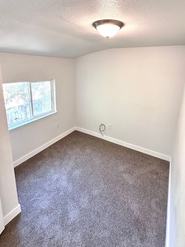 Building Photo - 3135 32nd St
