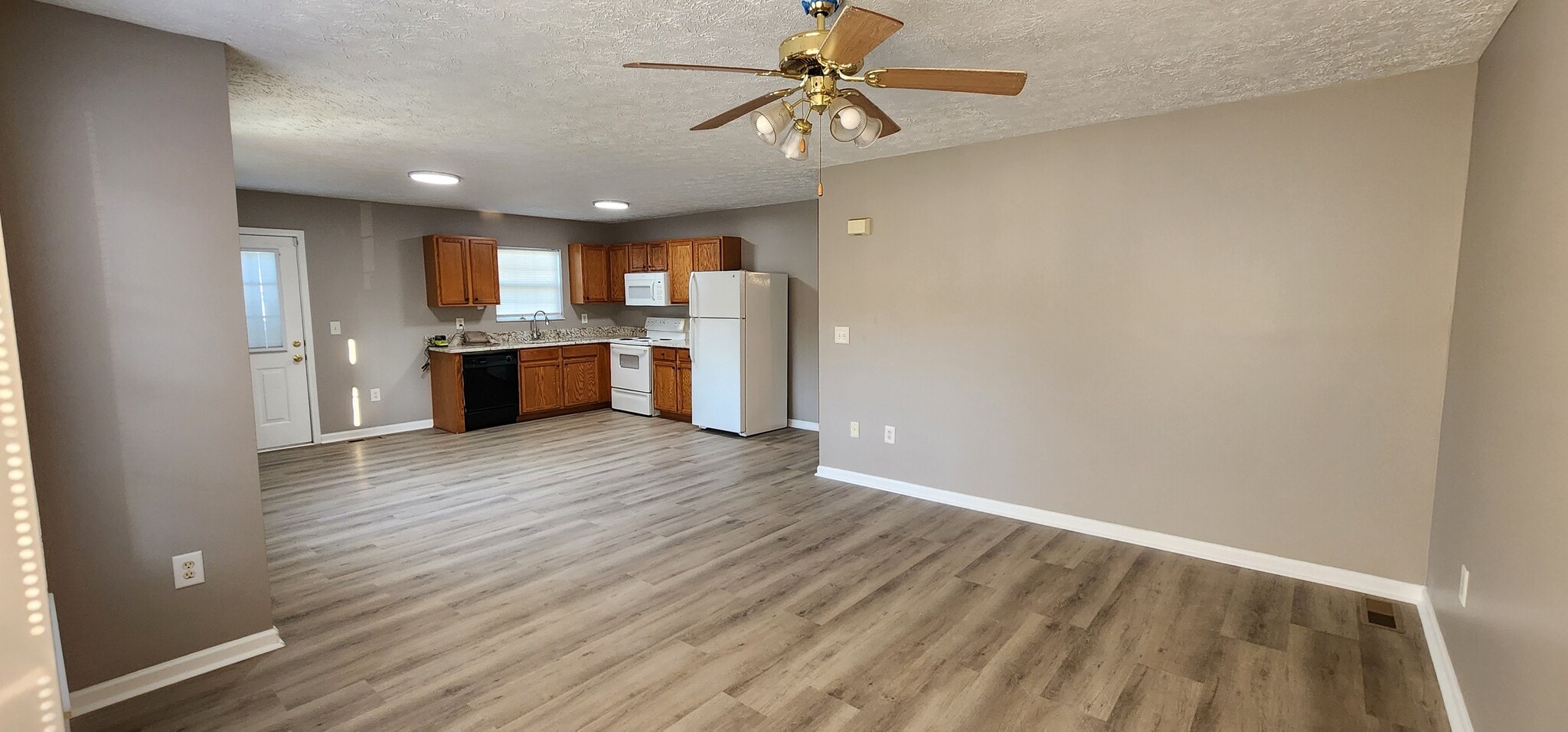 Building Photo - 4532 Winslow Dr