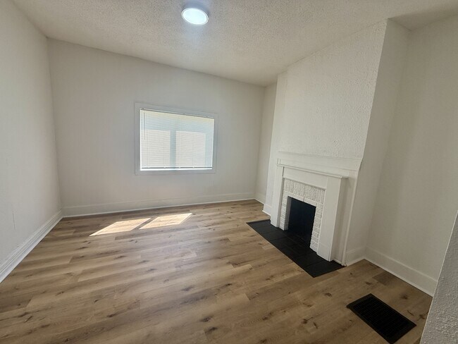 Building Photo - 125 Avondale Ave
