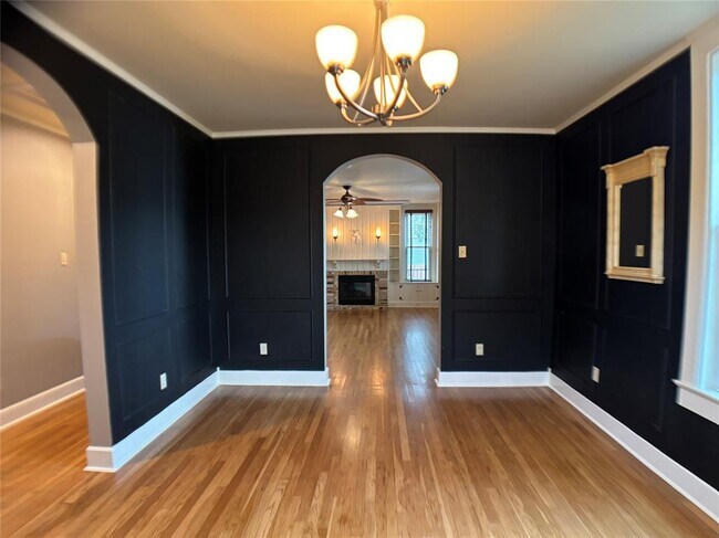 Building Photo - 5808 Coventry Ln