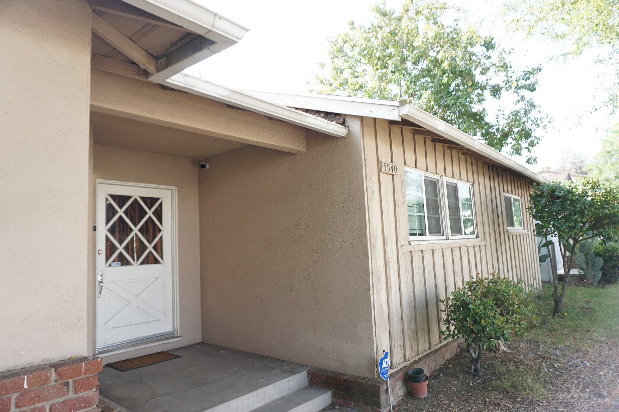 Building Photo - 5540 Balboa Blvd