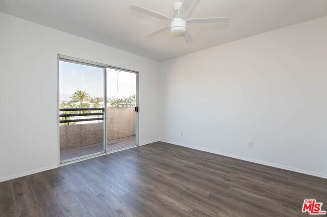 Building Photo - 3933 Marathon St