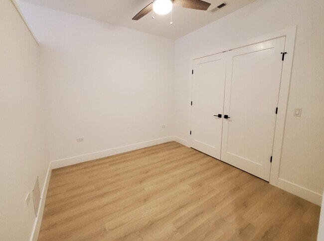 Building Photo - 3322 N Halsted St