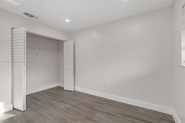 Building Photo - 6023 SW 133rd Ct