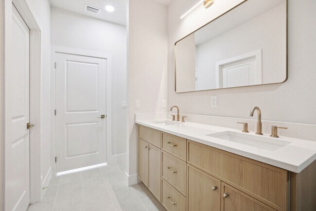 Building Photo - 4873 29th St SW