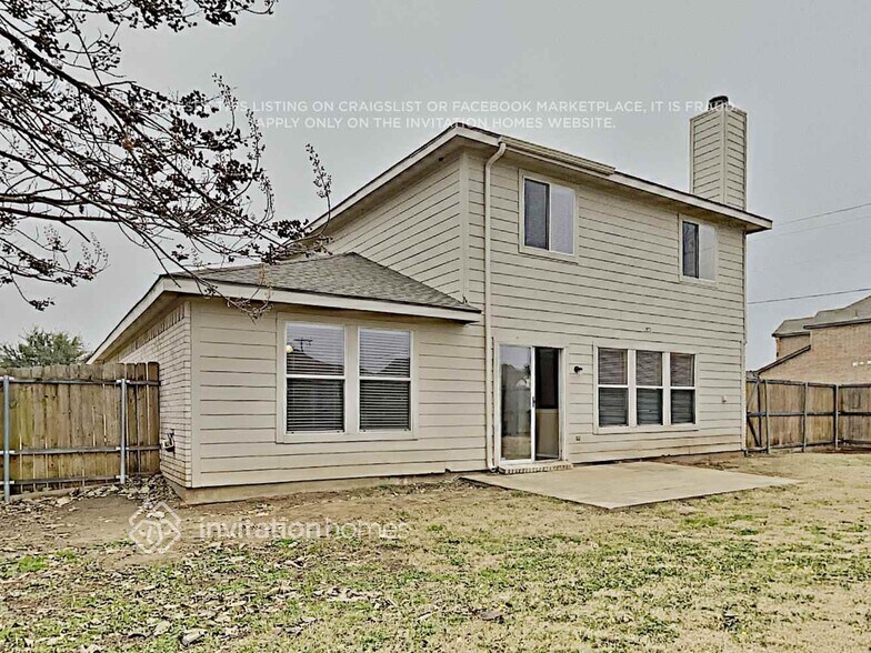 Building Photo - 252 Hilltop Dr
