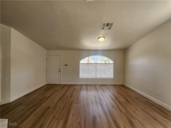Building Photo - 908 Alta Oaks Dr