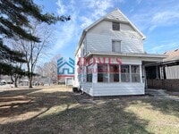 Building Photo - 331 S Barker Ave