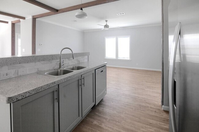 Building Photo - 1459 Whispering Pnes Lp