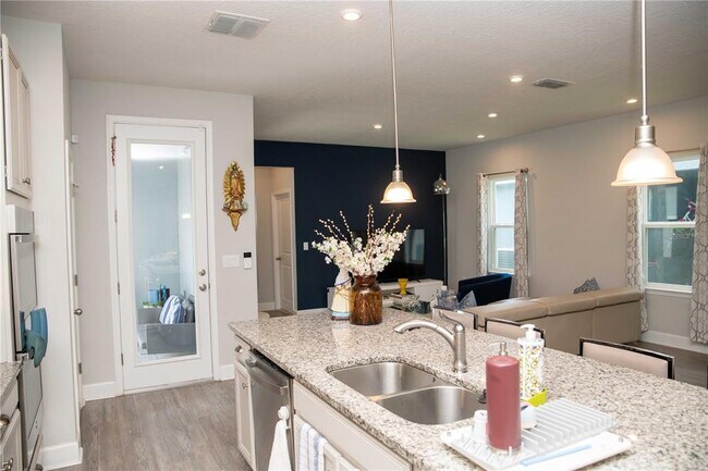 Building Photo - 5963 Glory Bower Dr