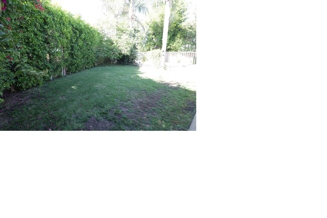Building Photo - Beautiful West Hills Pool Home For Lease!