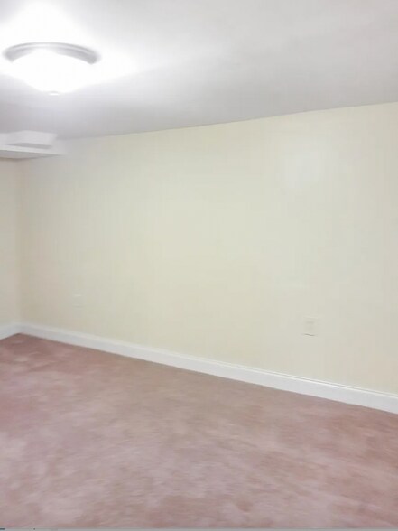 Building Photo - 451 Durand Dr NE