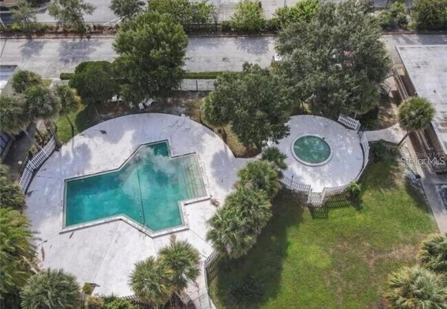 Building Photo - 7900 S Orange Blossom Trail
