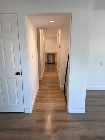 hall way - 946 15th Pl