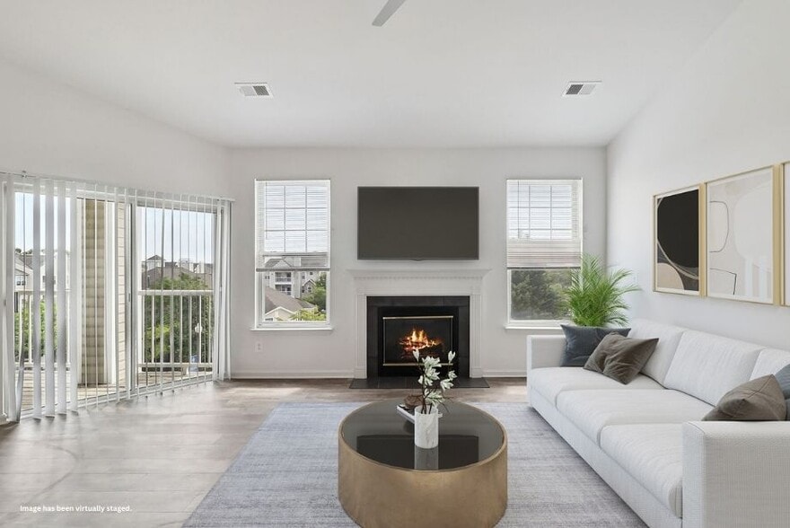 Building Photo - Windsor Commons Apartments