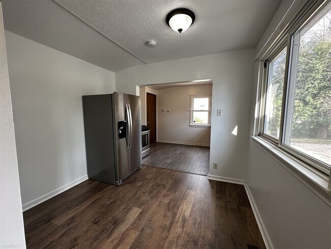 Building Photo - 2 br, 1 bath House - 2710 West Rapid Street