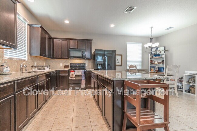 Building Photo - 450 Harvest Point