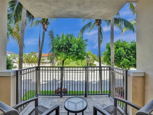 Building Photo - 2509 N Ocean Blvd