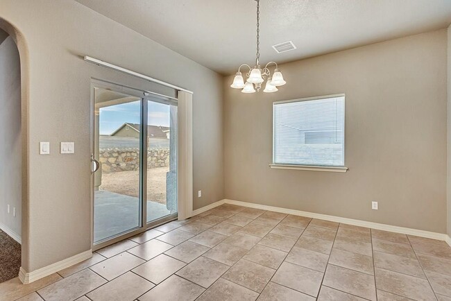 Building Photo - 3873 Loma Brisa Dr