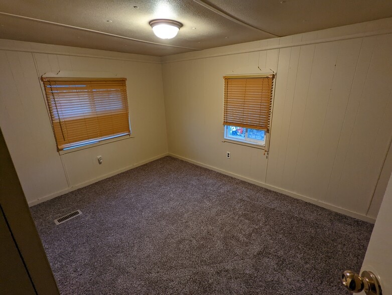 3rd bedroom - 6255 Bellwood Dr