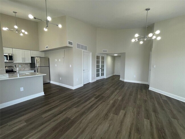 Building Photo - 2850 N Oakland Forest Dr