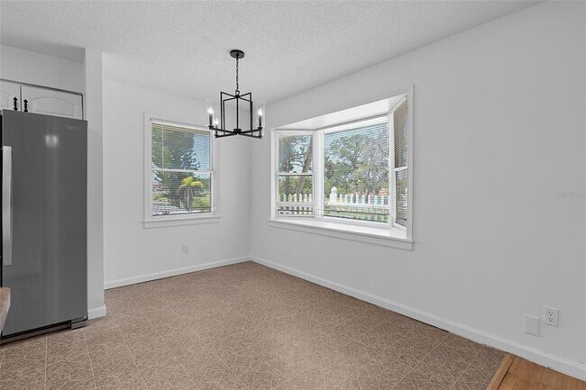 Building Photo - 8128 Papaya St