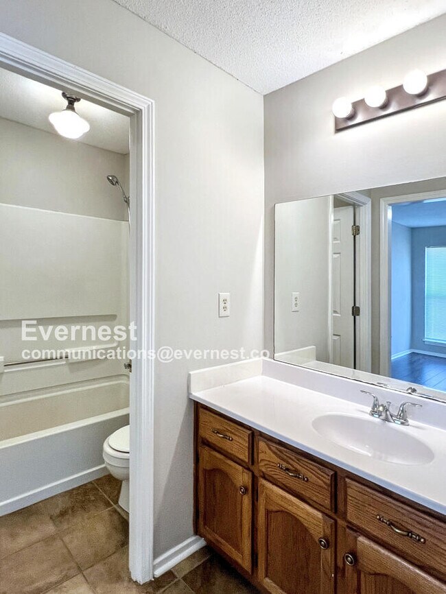Building Photo - 10157 Riggan Dr