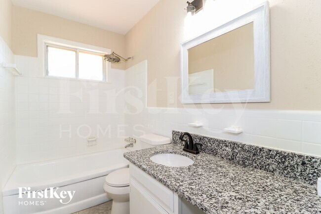 Building Photo - 3021 Chaucer Ln
