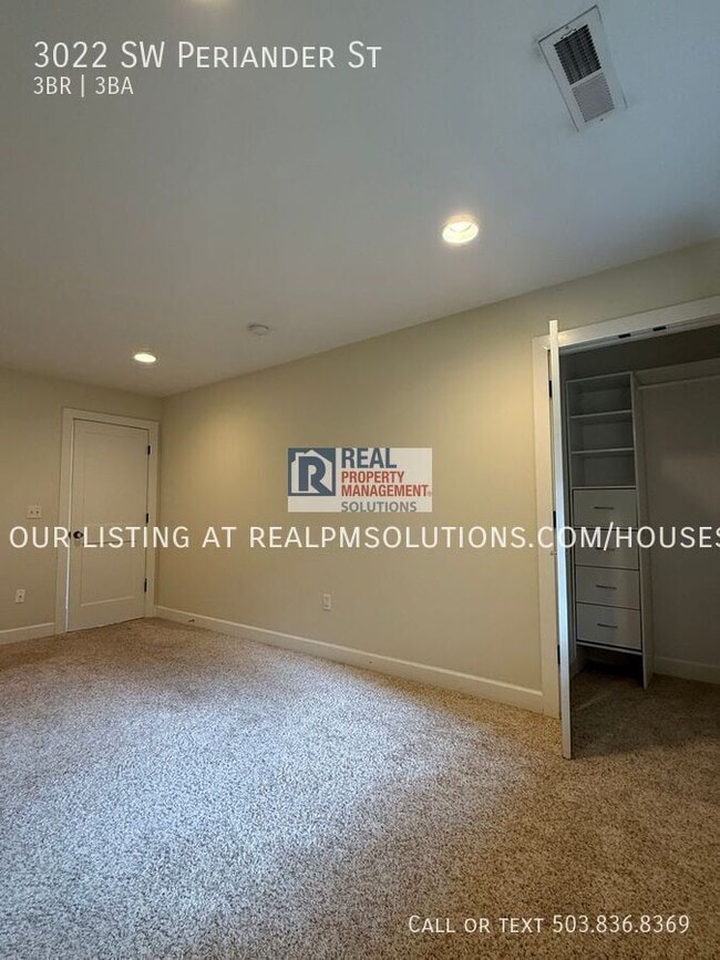 Building Photo - 3022 SW Periander St