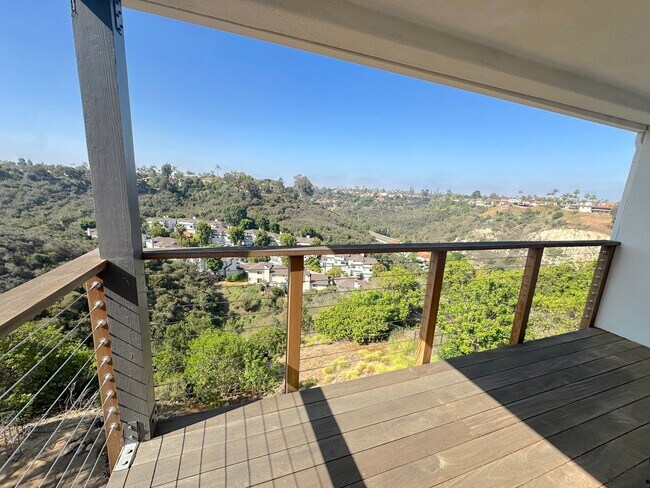 Building Photo - Stunning Hillside Home with Expansive View...
