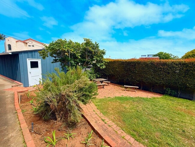 Building Photo - Welcome to your amazing coastal home above Sunset Cliffs