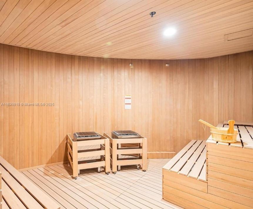 Building Photo - 300 Biscayne Blvd Way