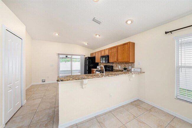 Building Photo - 7924 Carriage Pointe Dr