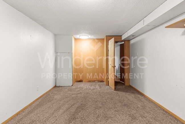 Building Photo - Charming 4-Bedroom Home – Where Comfort Meets Style