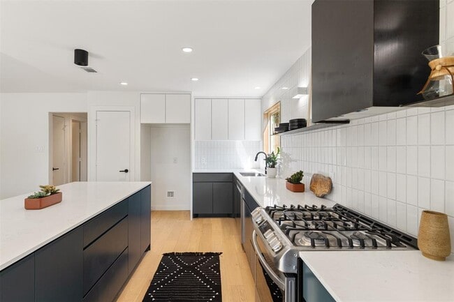 Building Photo - 2815 Goldbridge Dr