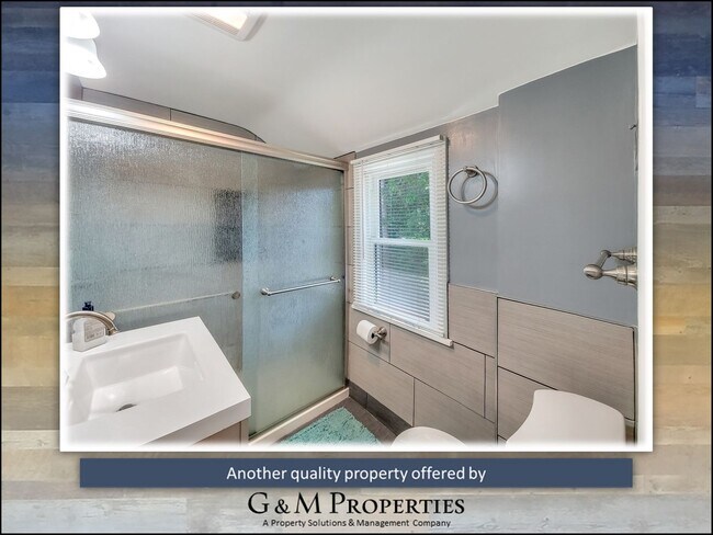 Building Photo - 4-Bedroom Single-Family - Walk to Strong/UofR!