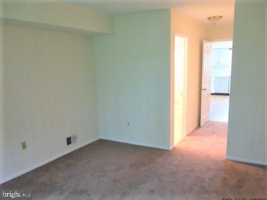 Building Photo - 19 Barclay Ct