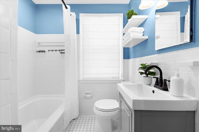 Building Photo - 312 Small Ct